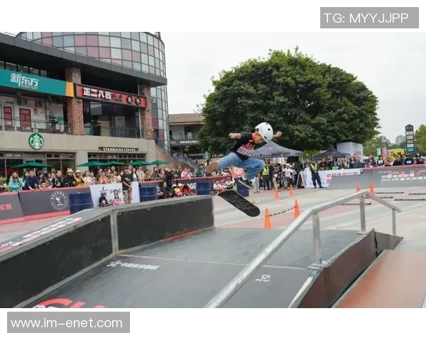 重庆街舞队在滑板精英赛中的意识表现分析与点评